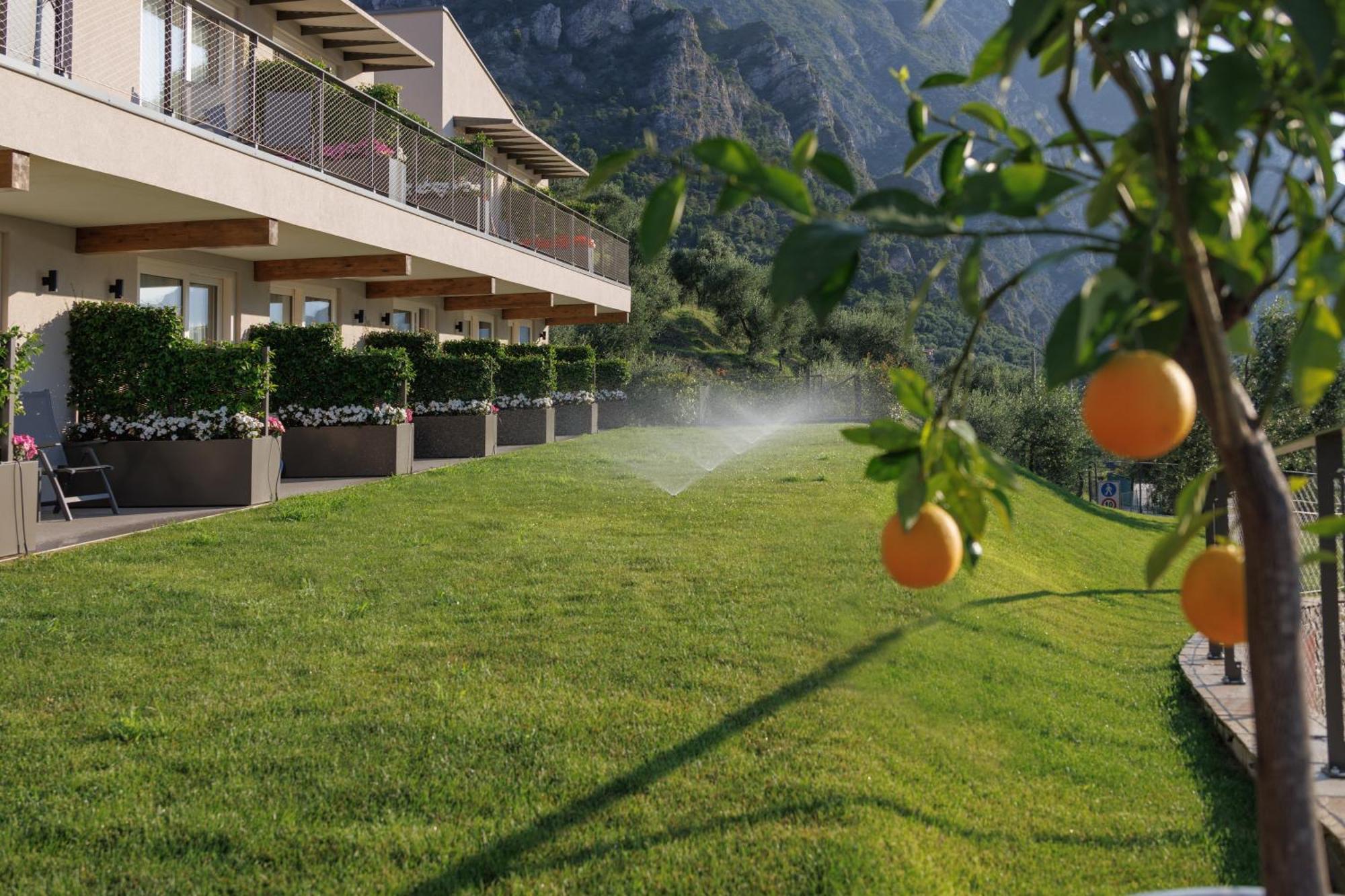 Llac Living Nature Hotel Limone sul Garda Ngoại thất bức ảnh